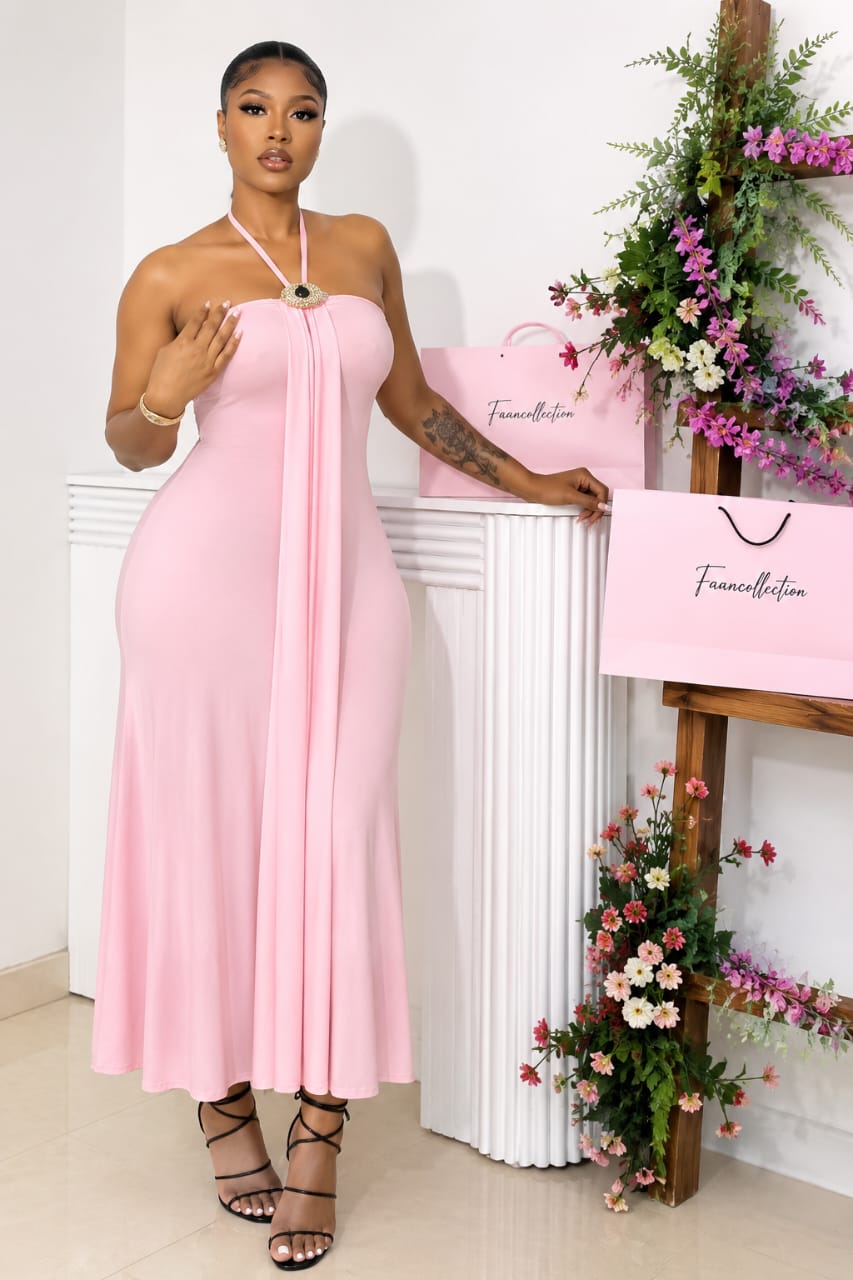 Robe longue drapée bustier avec broche